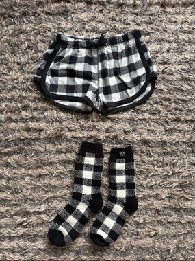 Aeropostale Black and White Plaid Cozy Lounge Shorts Size S + Matching Socks
